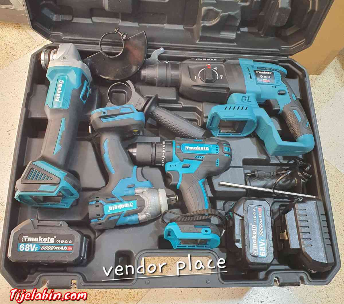 مع المحترف لأدوات للبناء - Alger Centre, Alger - Tijelabin