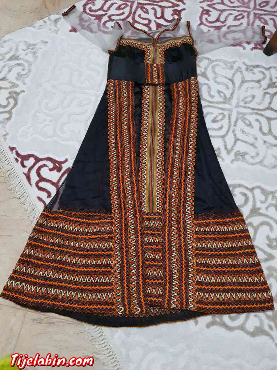 ملابس مستعملةعراسي للبيع روعة وسعر أروع