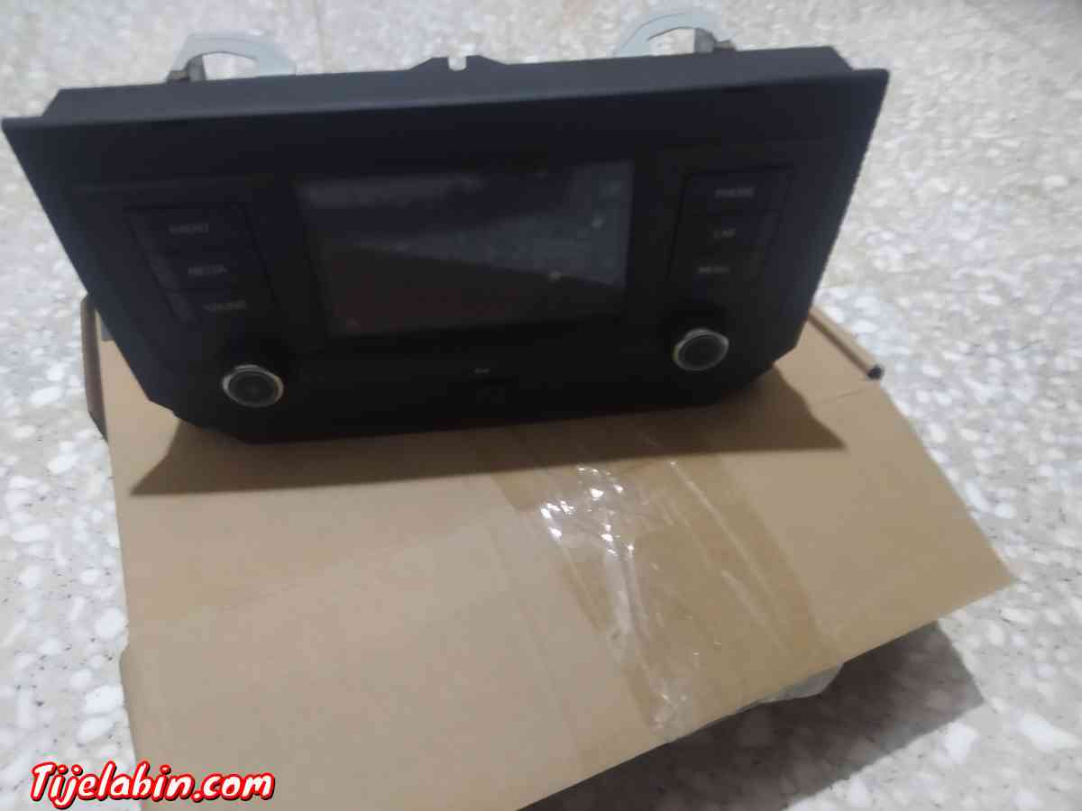 cache rétroviseurs et Mini chaine Seat Ibiza original - Chlef, Chlef - Tijelabin