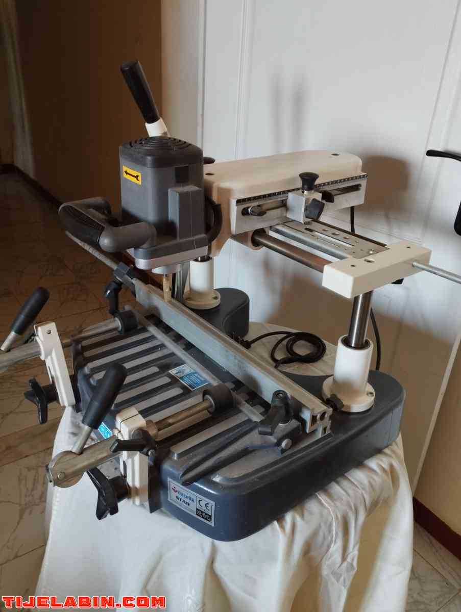 آلة المنيوم - Es Senia, Oran