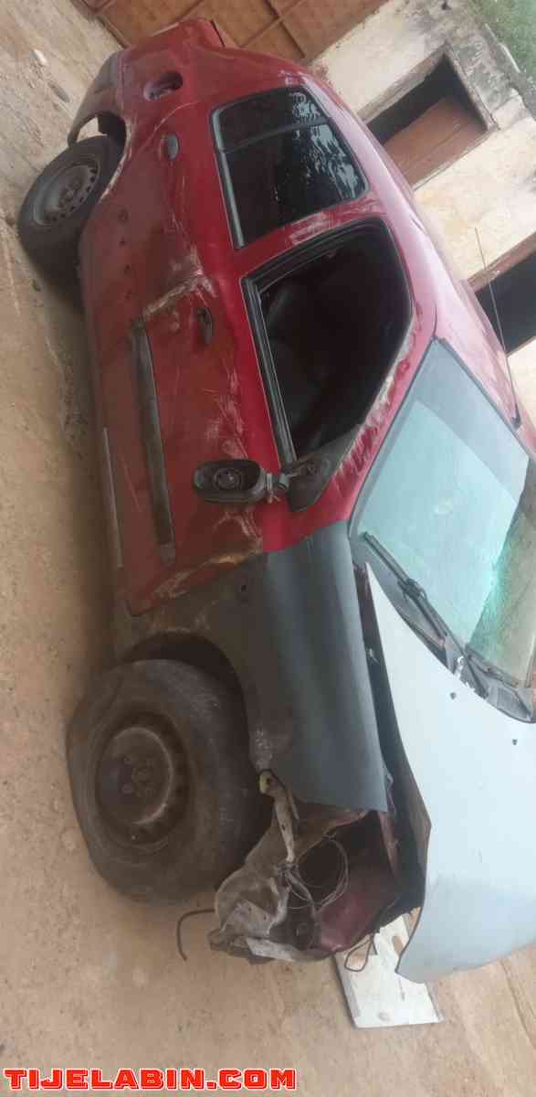 سيارة نوع كليو كلاسيك  متور 1.42002 - Douera, Alger - Tijelabin