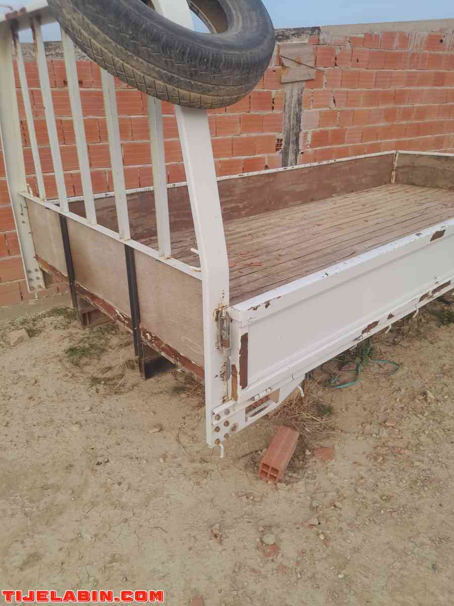 مقطورة شاحنة - Cheniguel, Medea - Tijelabin