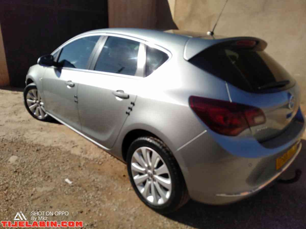 Opel Astra année 2017 machia 147000 - Oran, Oran - Tijelabin
