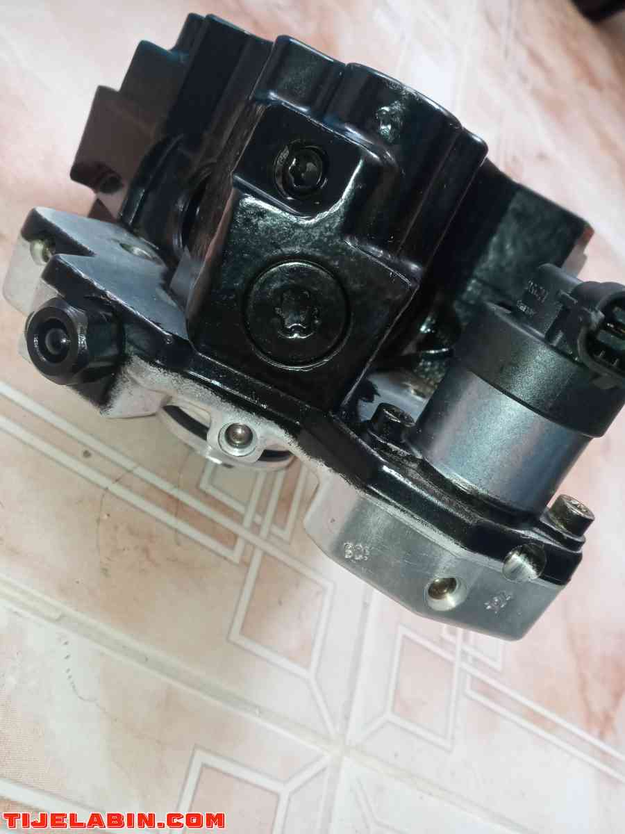 pompe HP hundai sentafe CRDI 2.2 - Ain Benian, Alger