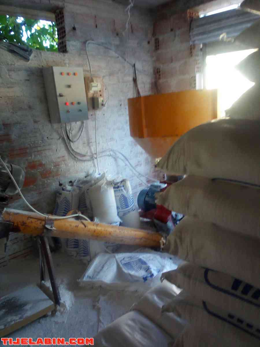 Poussière de marbre par Hakim Tutu - El Khroub, Constantine - Tijelabin