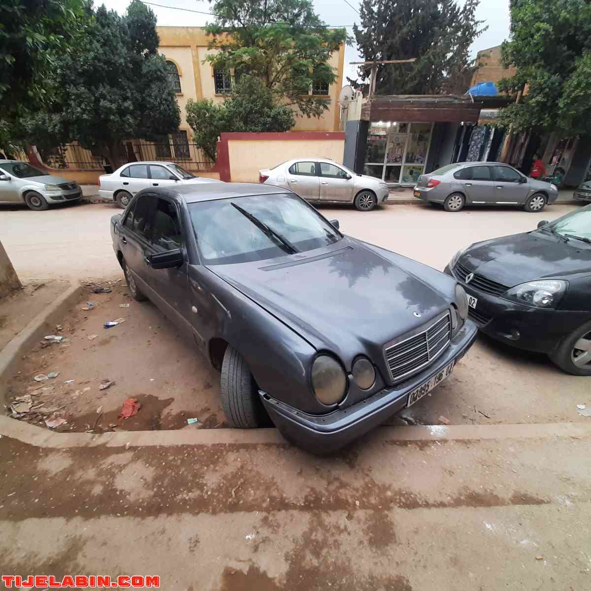 Mercedes E 220 - Chlef, Chlef - Tijelabin