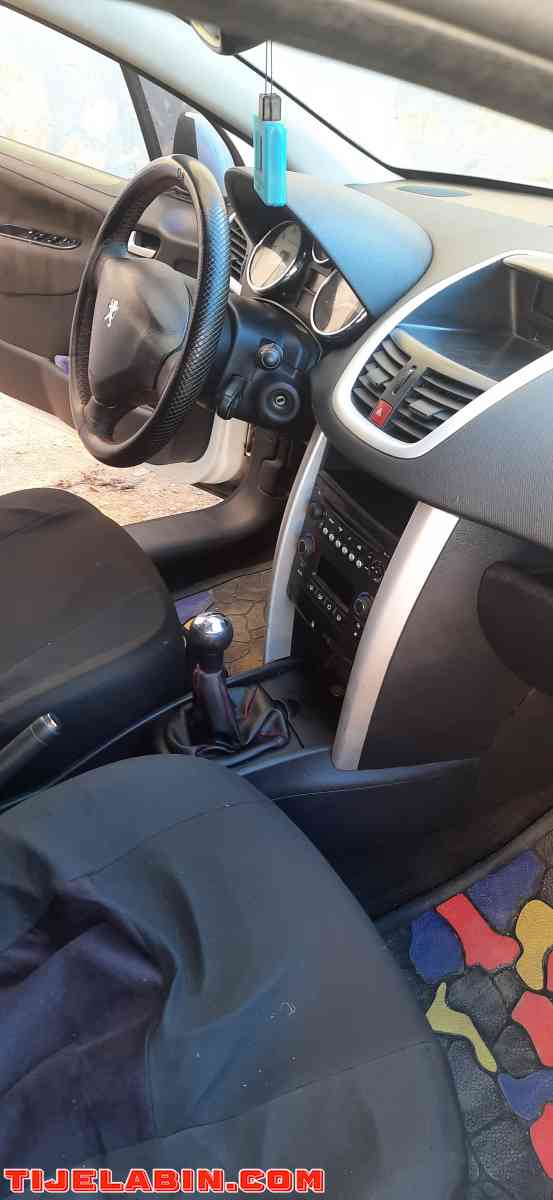 pujeot 207 anné 2011 moteur essence 1.4 vti - Ain Taya, Alger - Tijelabin