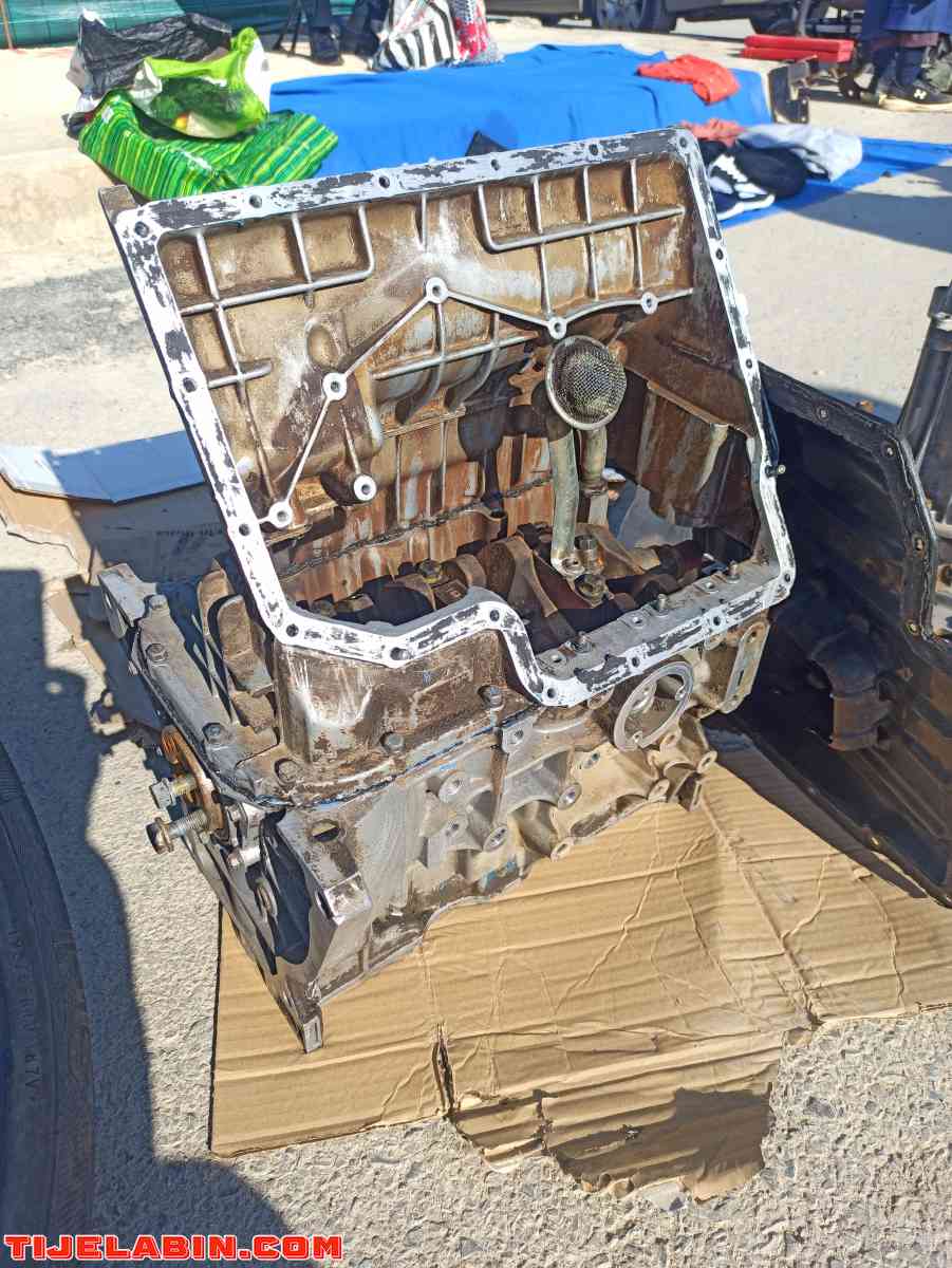 علبة سرعات .مع. القسم السفلي لمحرك /.d.f.m. هامر /1.3 - Chettia, Chlef - Tijelabin