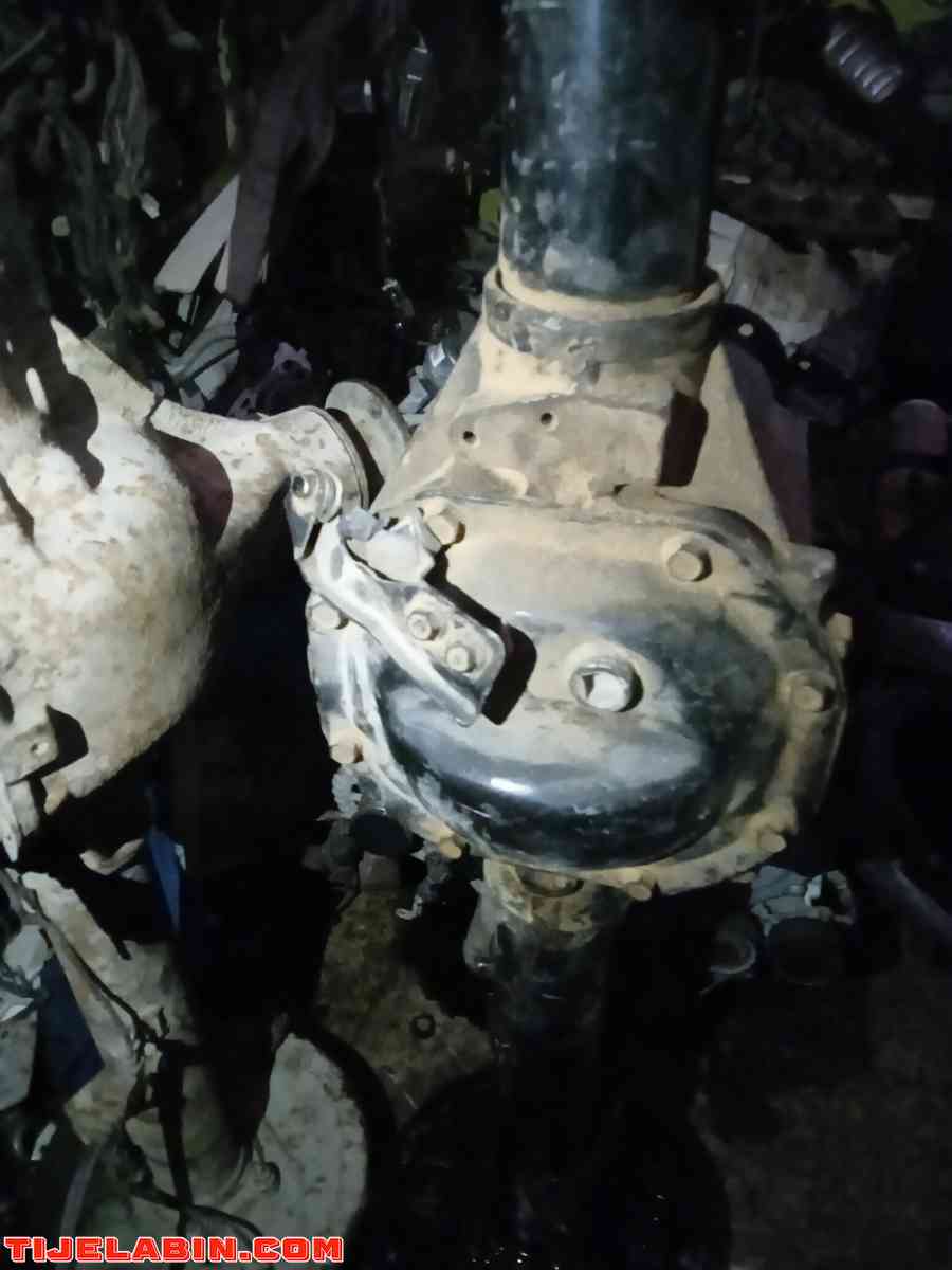 قطع غيار سيارات طويوطا مستعمله - El Oued, El Oued - Tijelabin