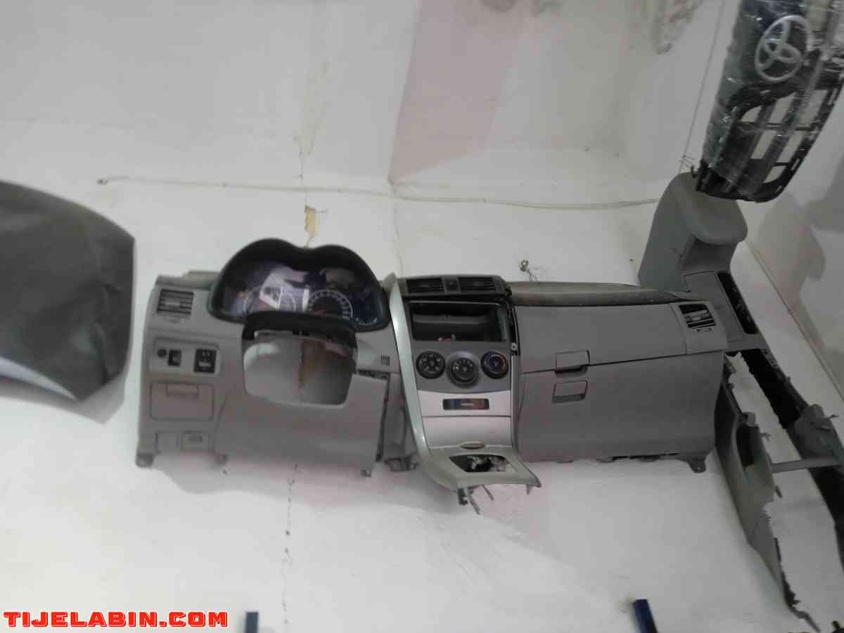 قطع غيار سيارات طويوطا مستعمله - El Oued, El Oued