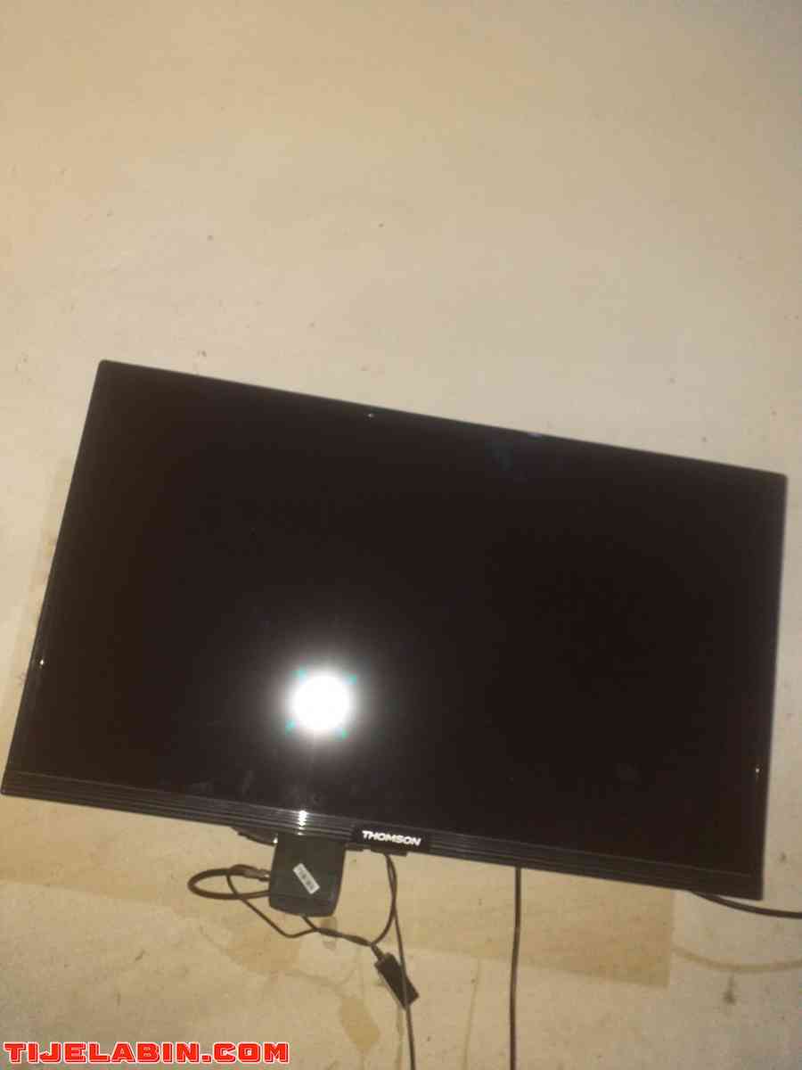 تلفاز من نوع تومسون حجم صغير