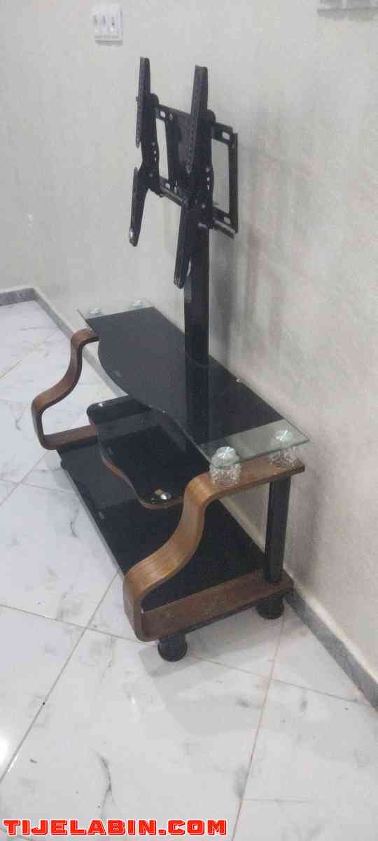 طابلة حاملة التلفاز مستعملة - Tipaza, Tipaza