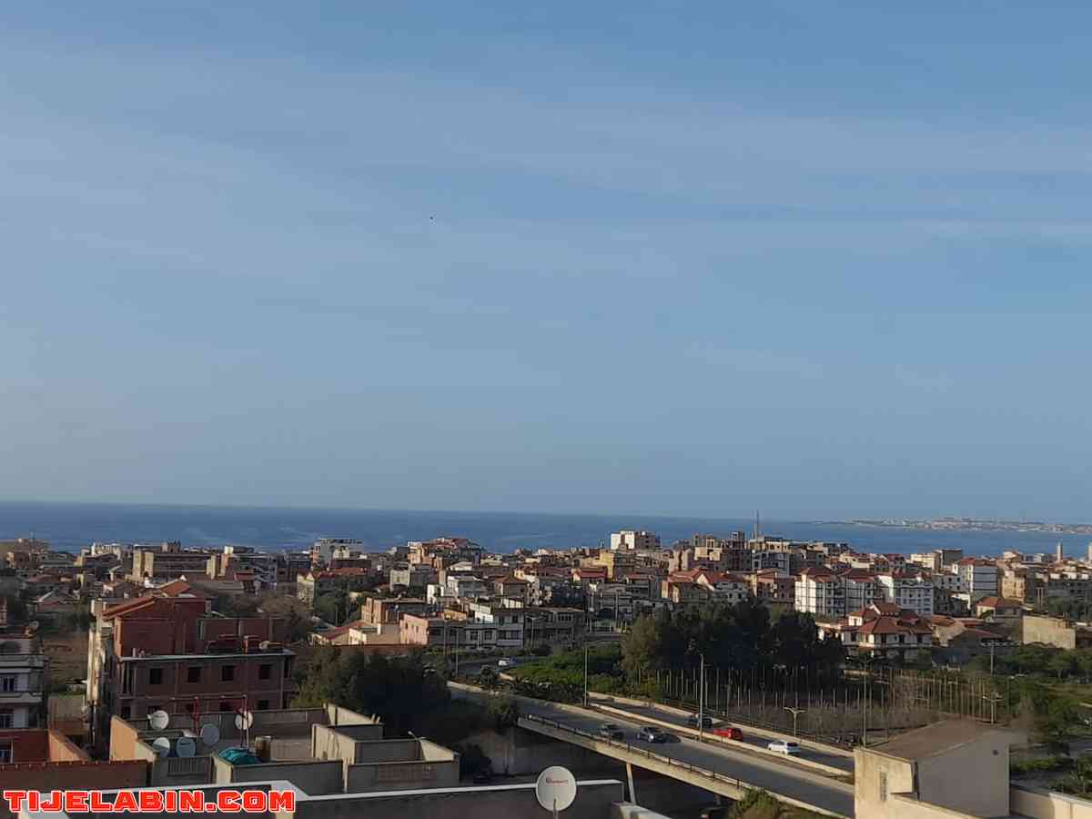 f3 avec terasse  au dernier étage à Bab  Ezzoure  résidence - Bab Azzouar, Alger