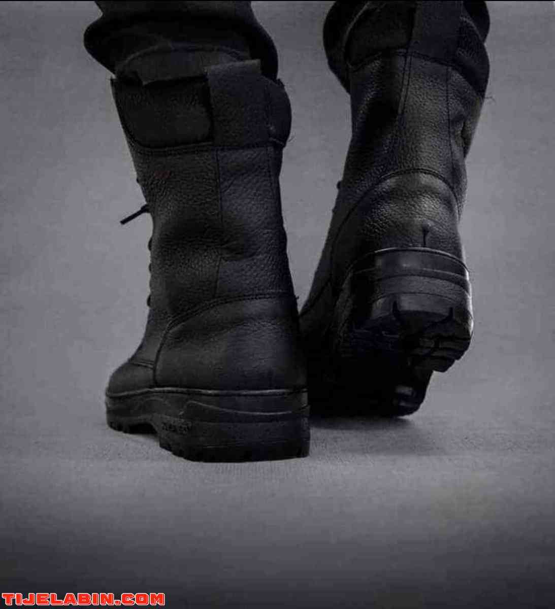 حذاء جلد التمساح