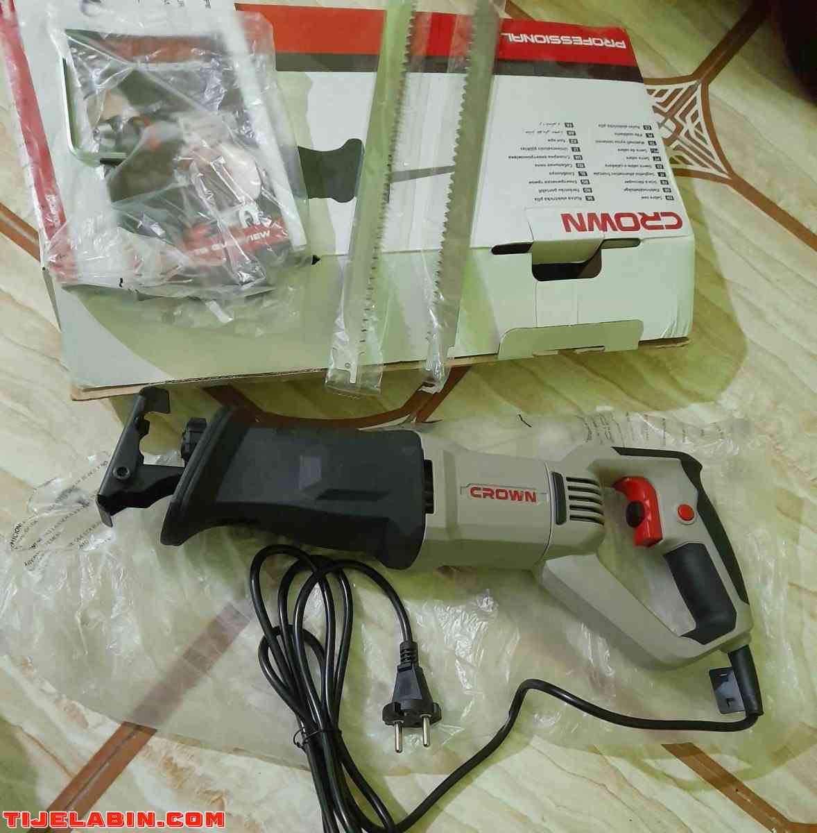 منشار العيد متعدد الإستخدامات من ماركة Crown scie sabre - Alger Centre, Alger - Tijelabin