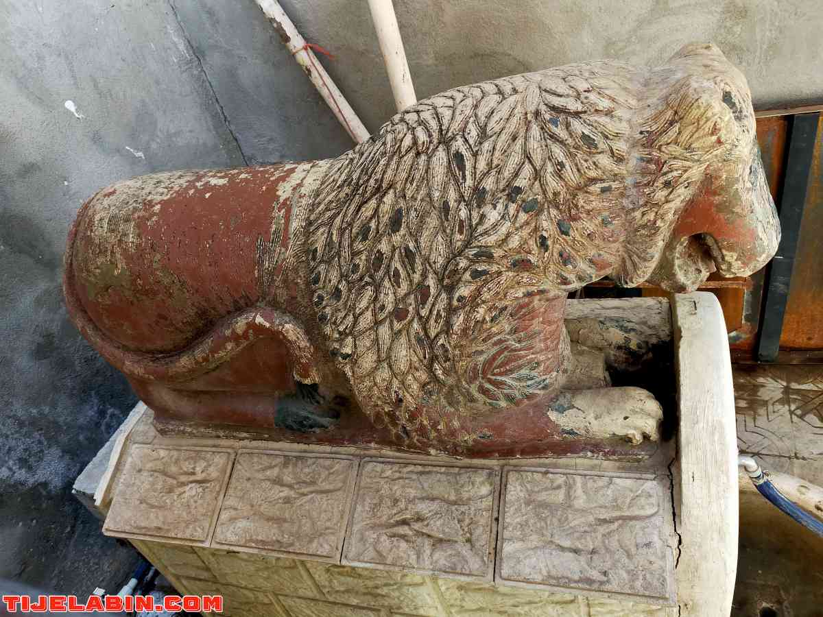 un lion taillé sur Pierre datant de l aire coloniale - Batna, Batna - Tijelabin