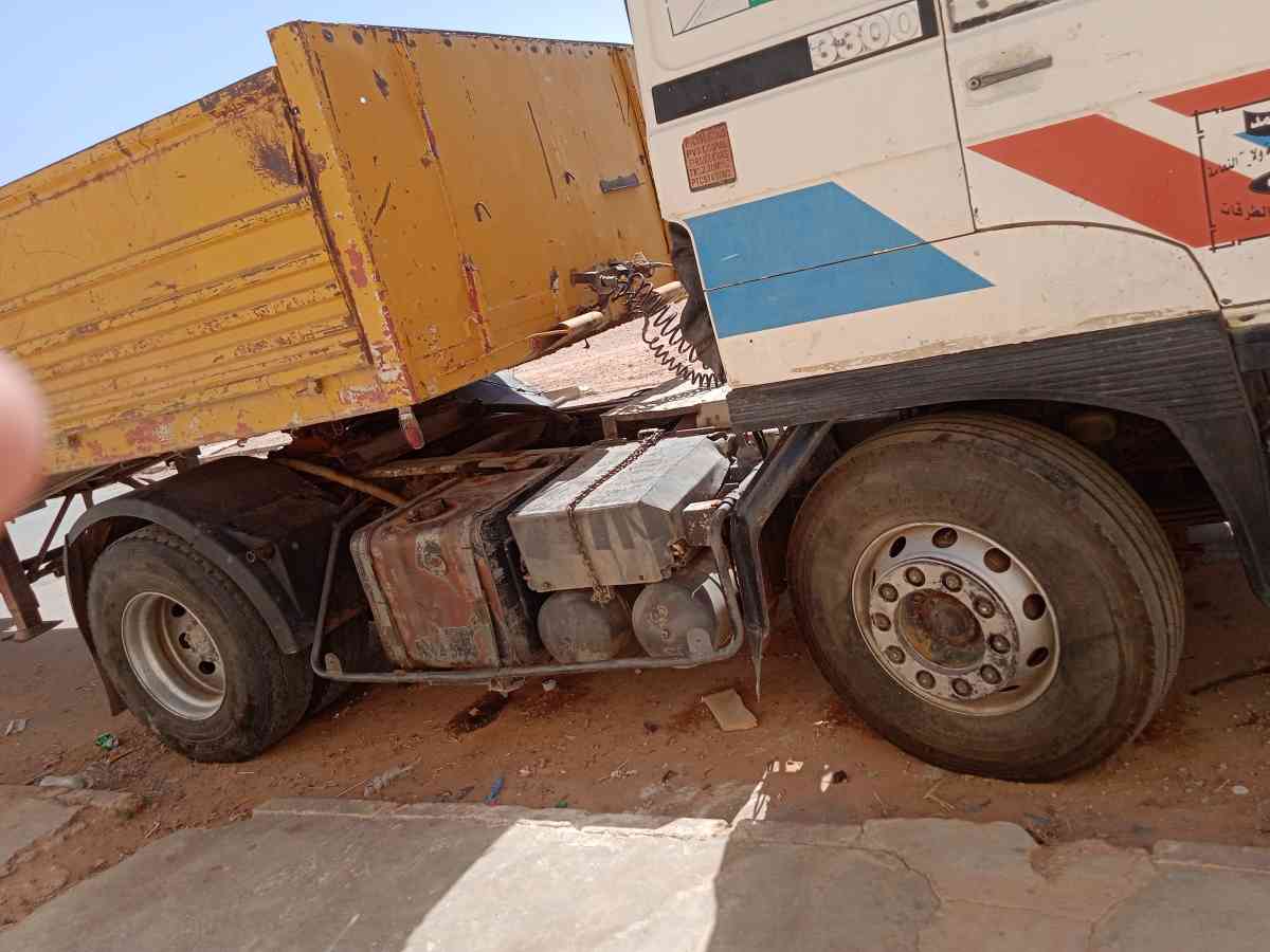 عبارة عن شاحنةDAF - Assela, Naama - Tijelabin