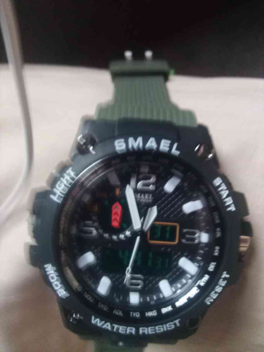 ساعة من نوع  0772674824 SMAEL