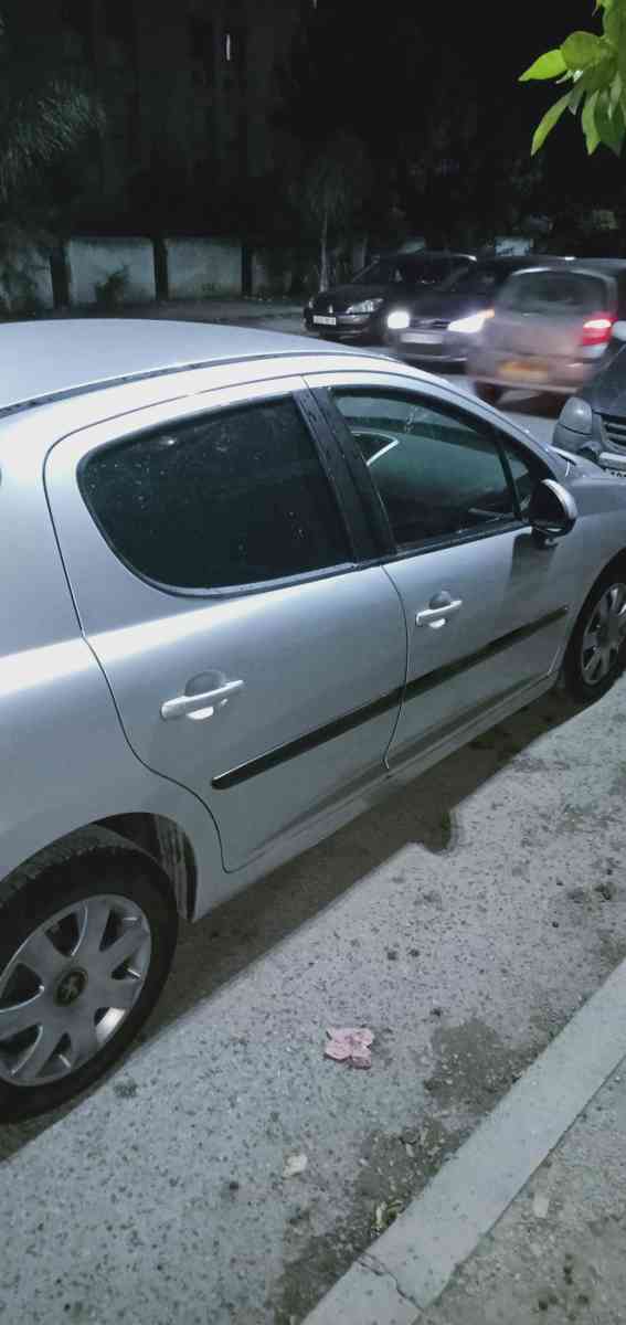 Peugeot 207 essence 14 simple - Blida, Blida - Tijelabin