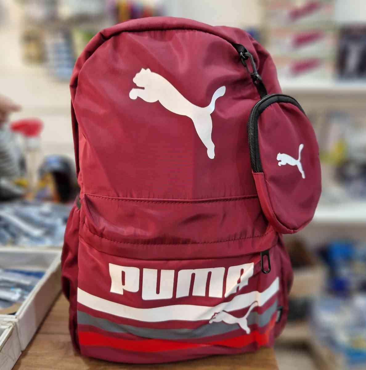 محفظة ظهر مع محفظة صغيرة