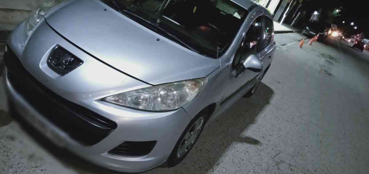 Peugeot 207 essence 14 simple - Blida, Blida - Tijelabin