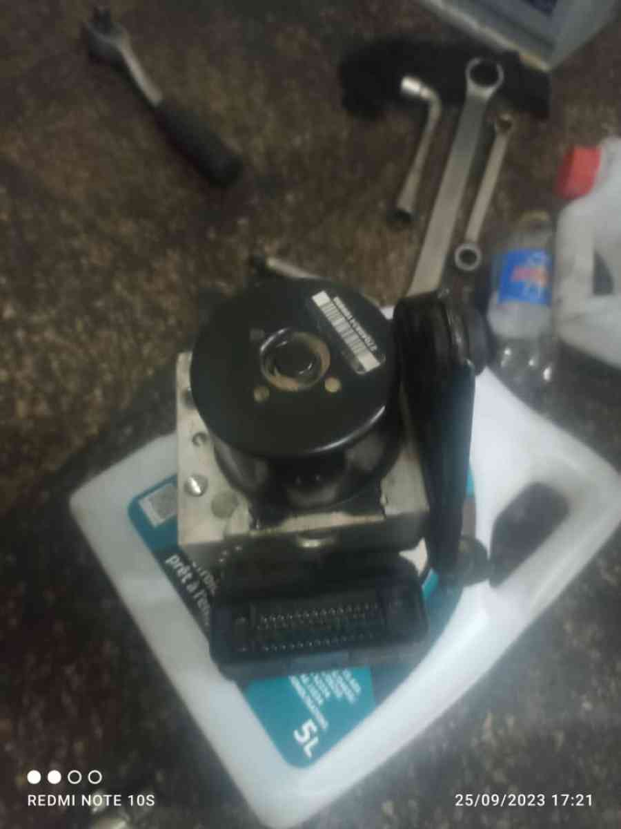 نحتاج ابي اي سيارة فكس فيقن ثوران2016 اتماتيك - El Meniaa, Ghardaia - Tijelabin