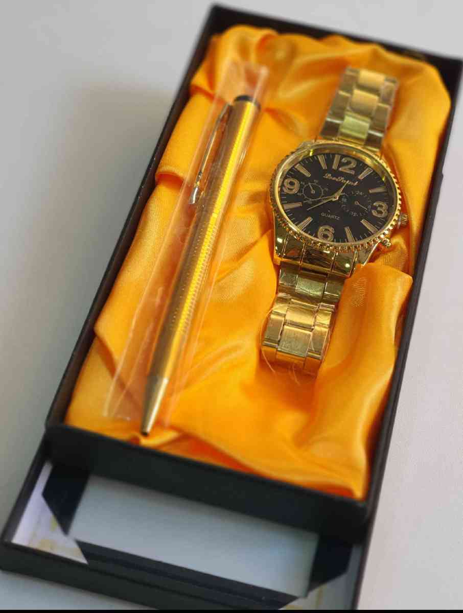 ساعة يد انيقة مع سيالة ذهبية - Alger Centre, Alger