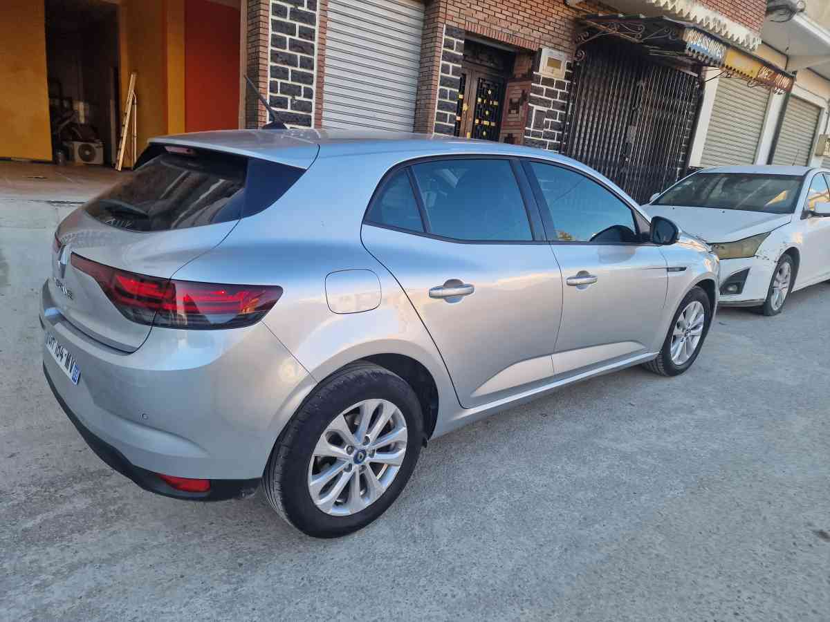 سيارة رونو - Taher, Jijel - Tijelabin