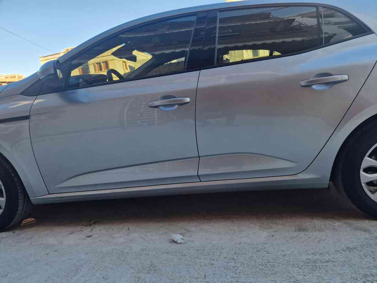 سيارة رونو - Taher, Jijel - Tijelabin