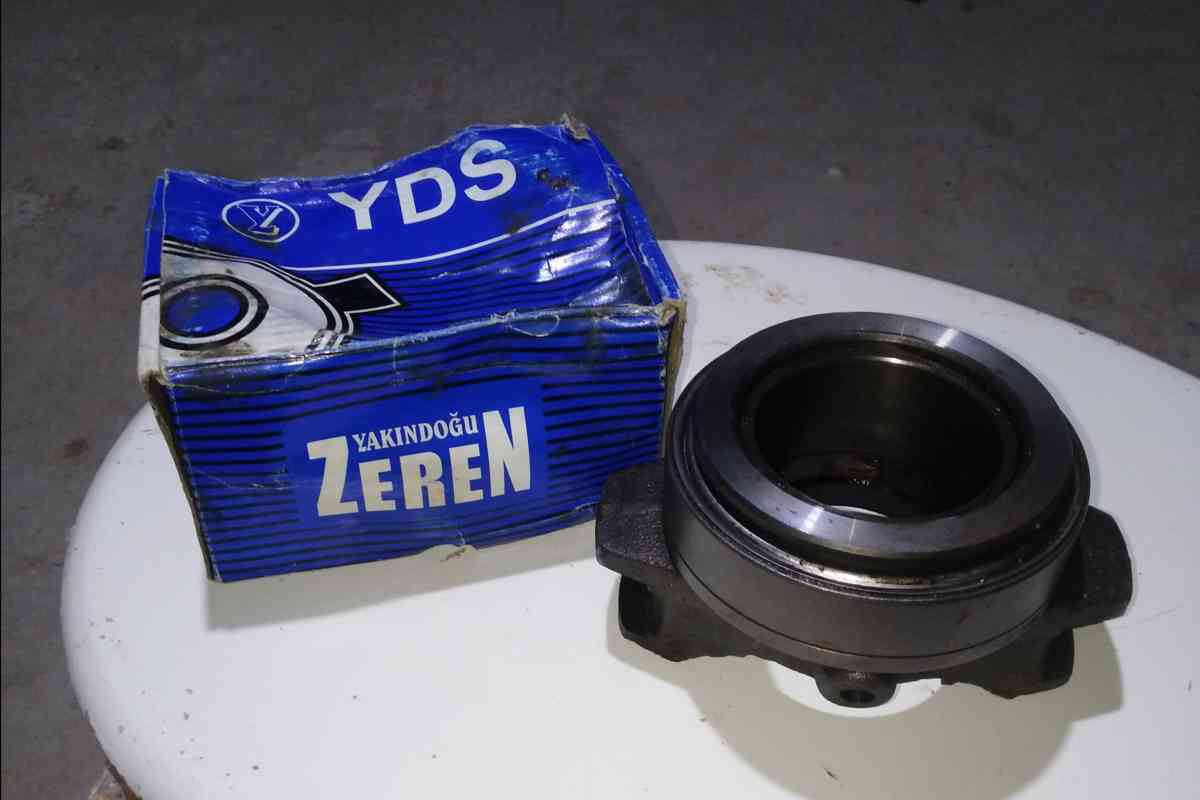 BUTE DEMBRAYAGE POUR VOLVO - Ksar El Boukhari, Medea - Tijelabin