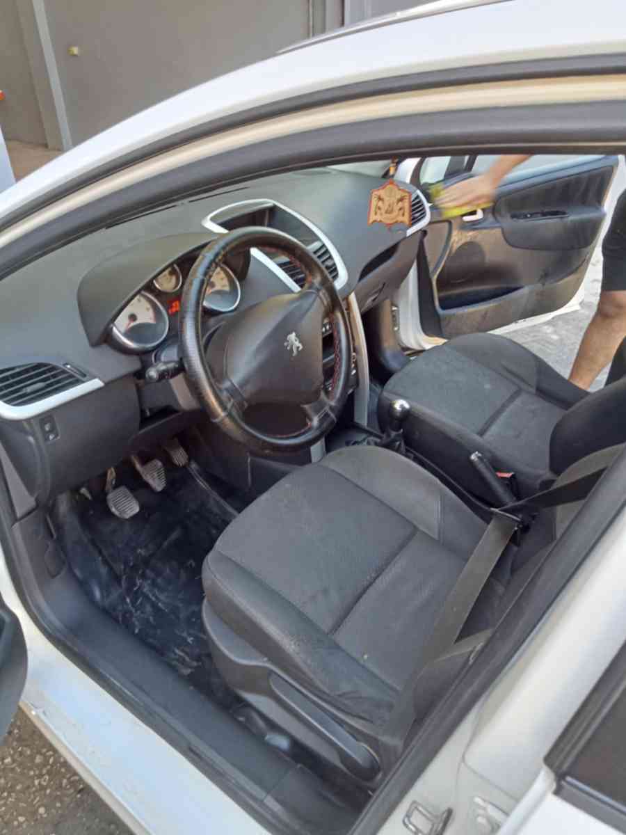 Peugeot 207 - Ben Mhidi, El Tarf - Tijelabin