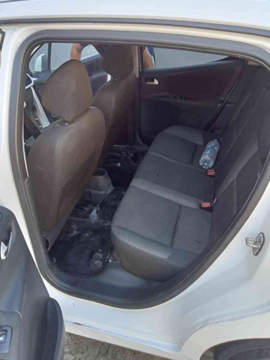 Peugeot 207 - Ben Mhidi, El Tarf - Tijelabin