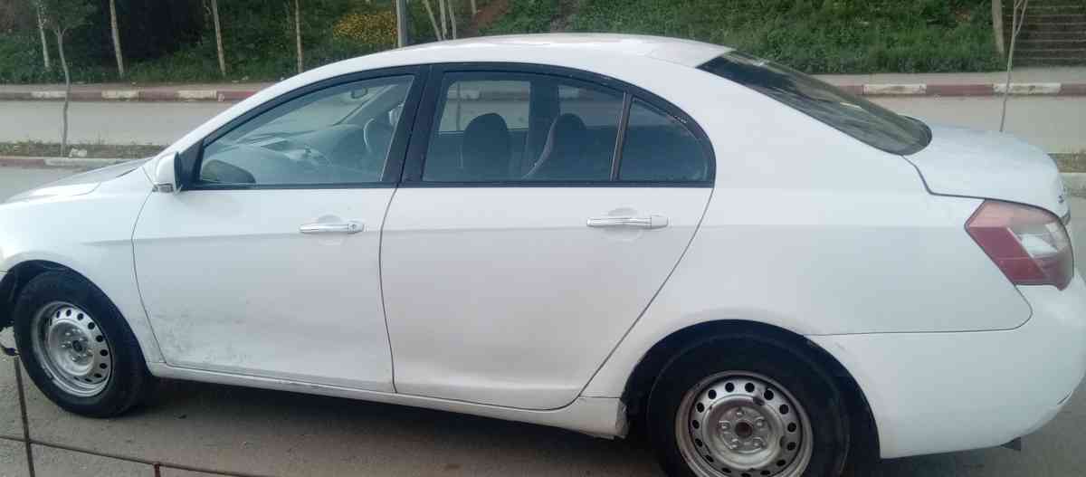 السلام عليكم سيارة مشاء الله الموتار مريفيزي جديد فيها باب ش - Ain Touila, Khenchela - Tijelabin