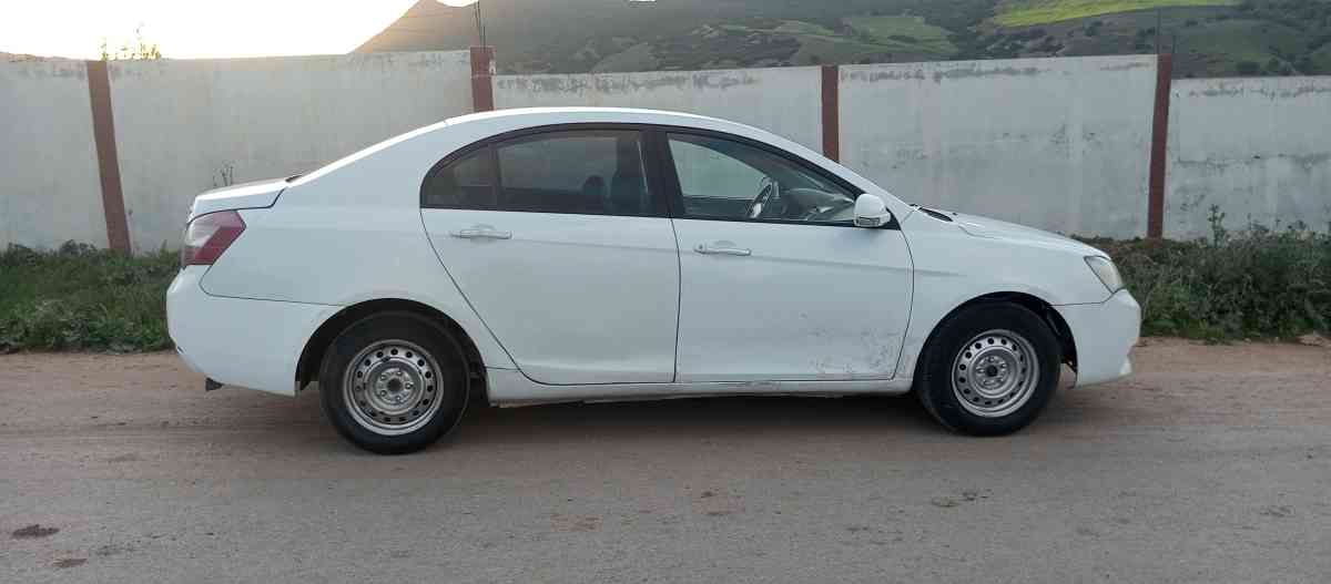 السلام عليكم سيارة مشاء الله الموتار مريفيزي جديد فيها باب ش