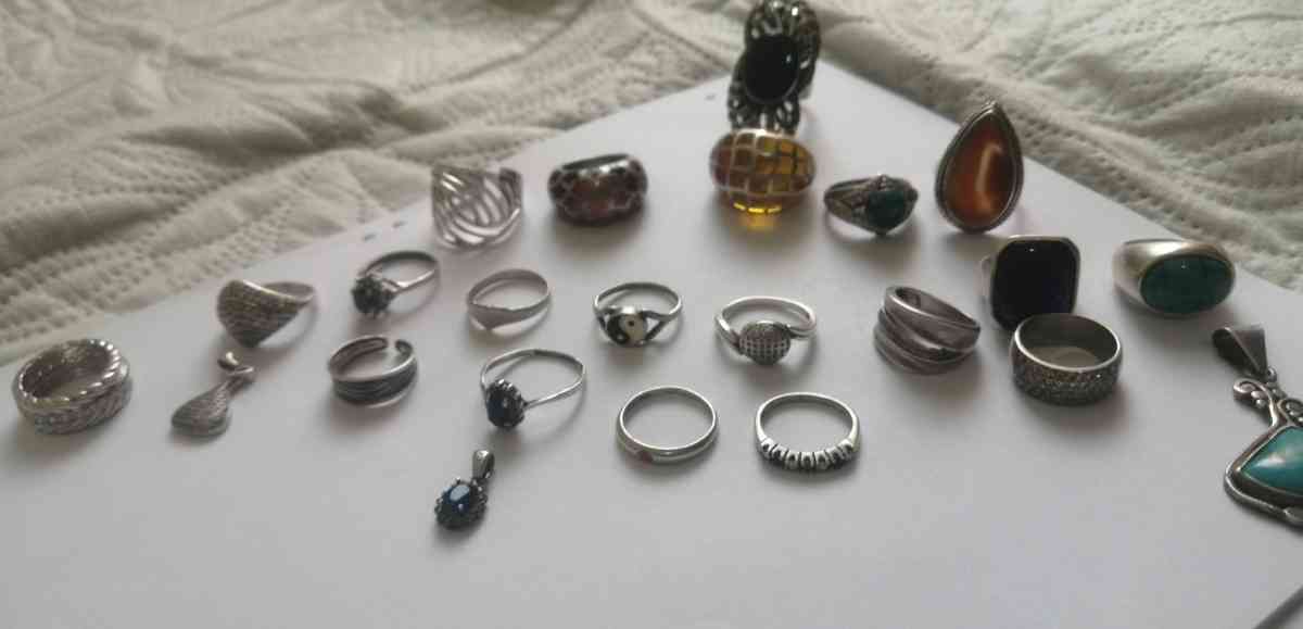 خواتم فضة من العقيق والكهرمان