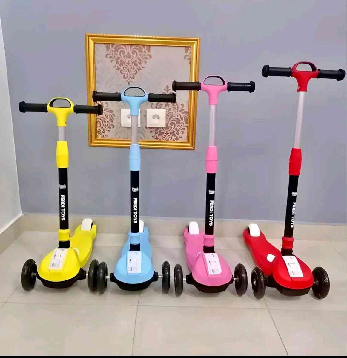 Trottinette Enfant  3 Roues Lumineuses Pliable  Hauteur Rgla - Alger Centre, Alger - Tijelabin