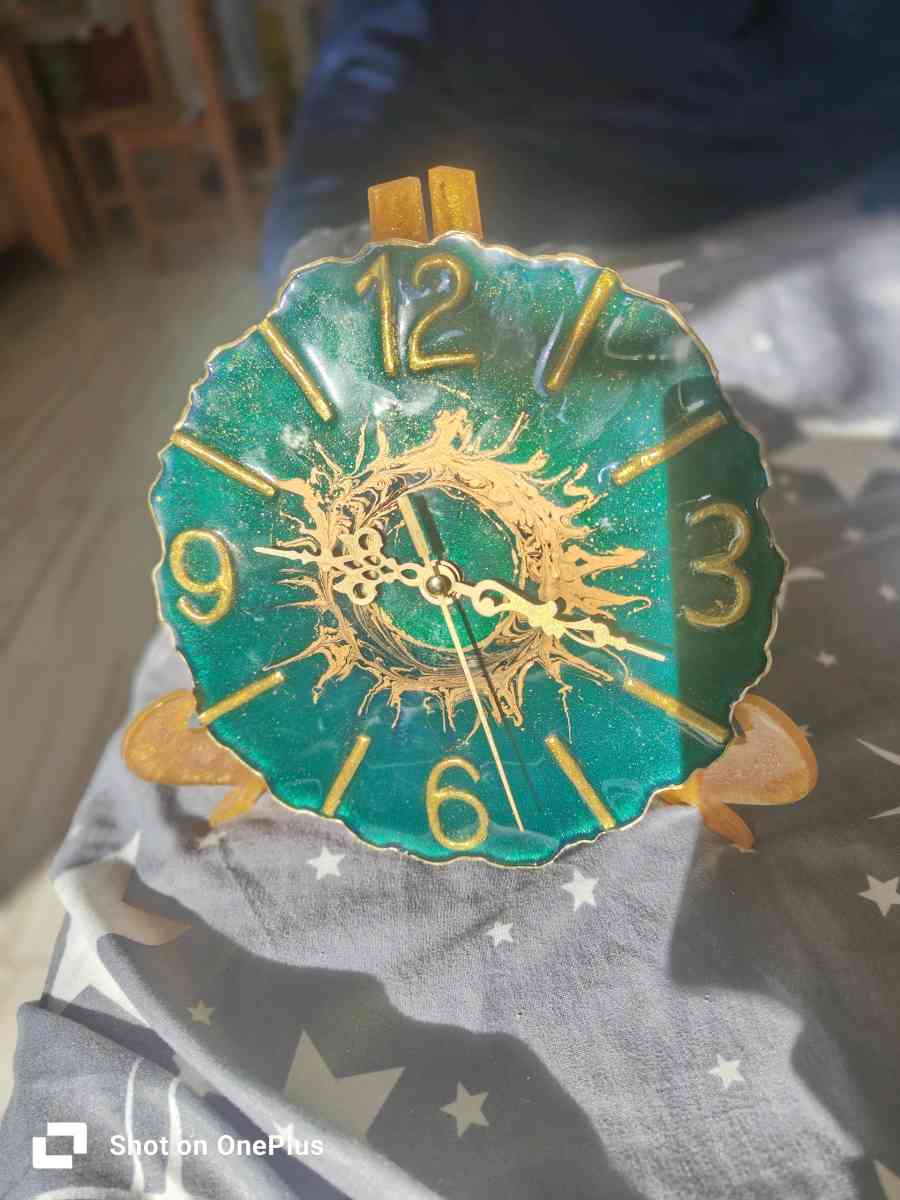 ساعة من الريزين ايبوكسي horloge murale en rsine - Bordj El Bahri, Alger