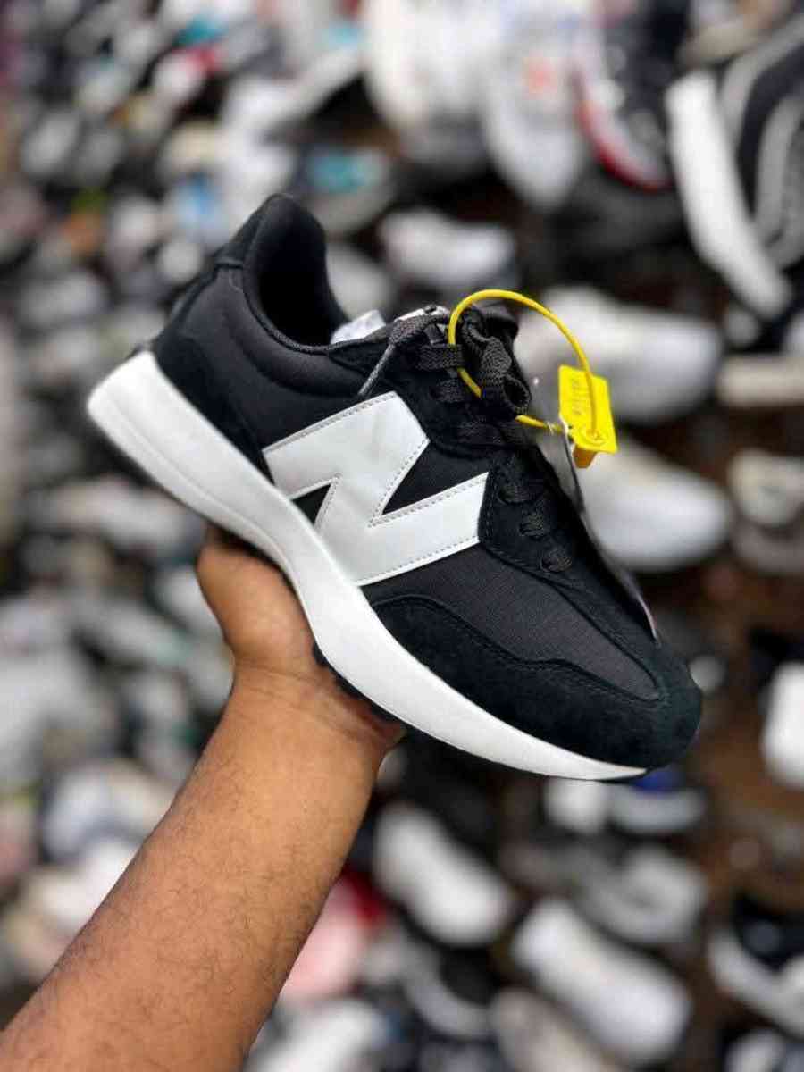 Chaussure new balance black SOLD Turk - Alger Centre, Alger - Tijelabin