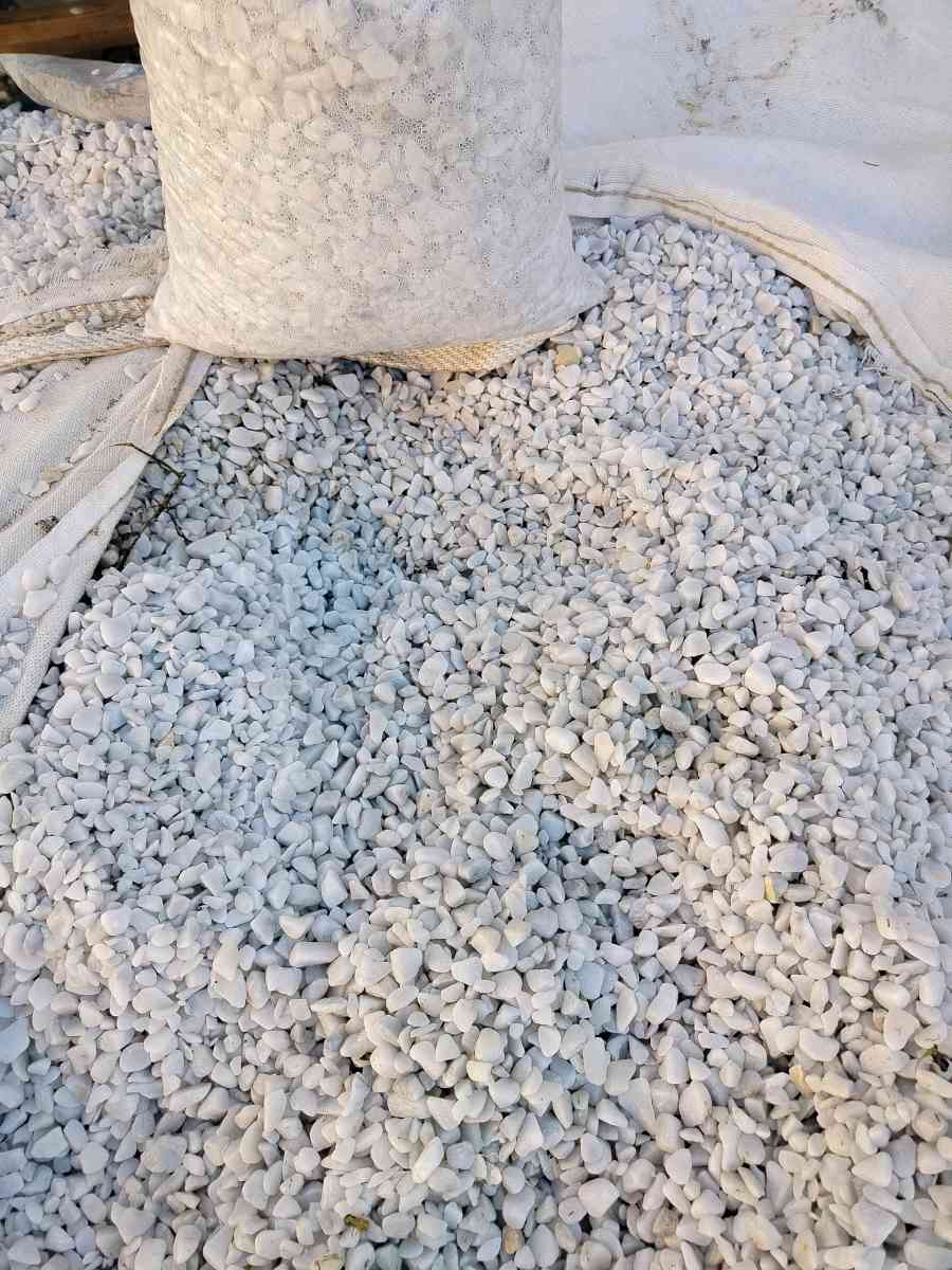 Gravier dcoration للتزيين  Sac   blanc et noir  0550794970 - Dar El Beida, Alger - Tijelabin