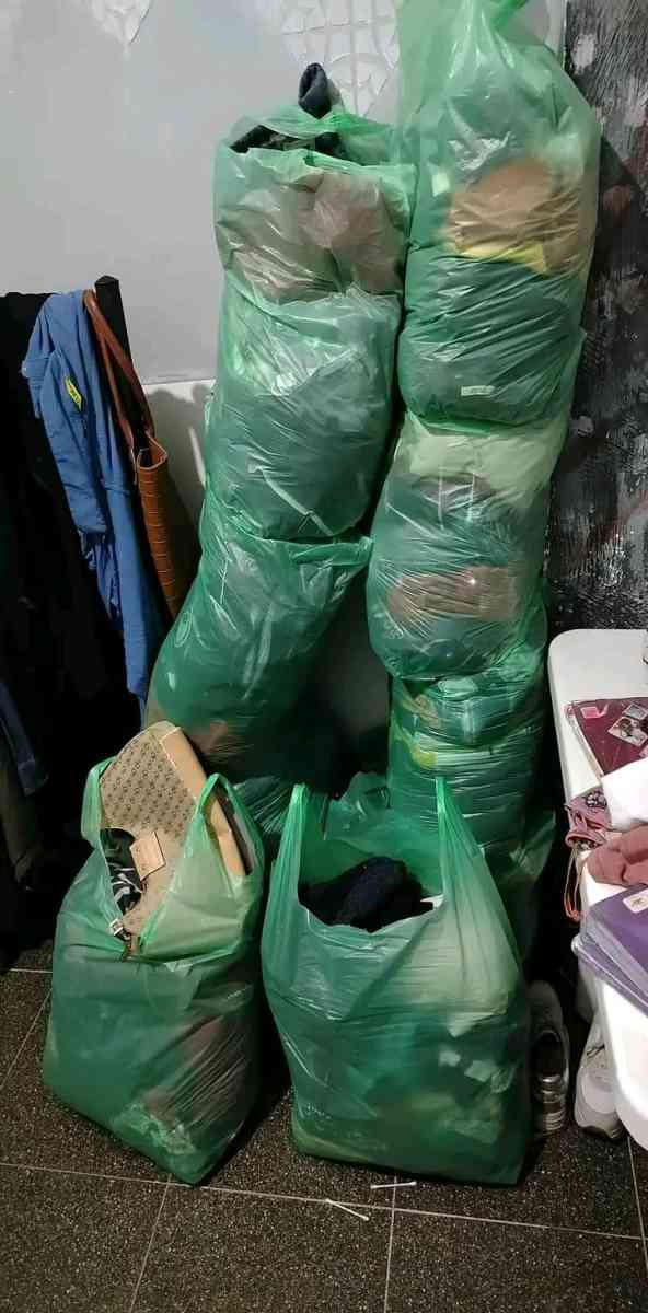 ملابس مستعملة للبيع في حالة جيدة رجال نساء اطفال - Ben Aknoun, Alger - Tijelabin