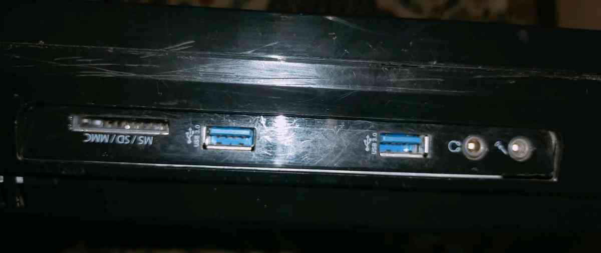 حاسوب مكتبي شاشة متصلة بلحاسوب packard bell - Ain M'lila, Oum El Bouaghi - Tijelabin