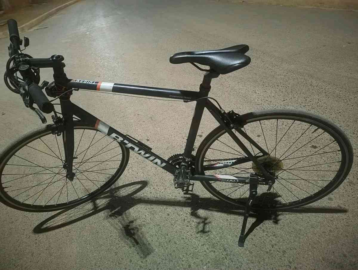 دراجة هوائية للسباق تزن 10 كيلوغرام