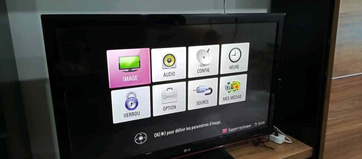 tlviseur LG 3D 42 pouces - Bejaia, Béjaïa - Tijelabin