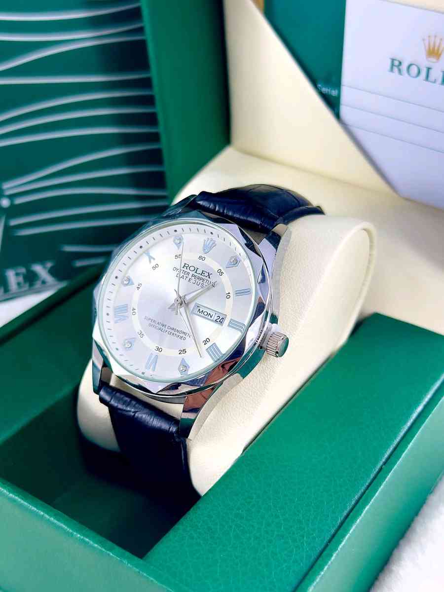 ساعات رجالية مختلفة للبيع - Ouargla, Ouargla - Tijelabin