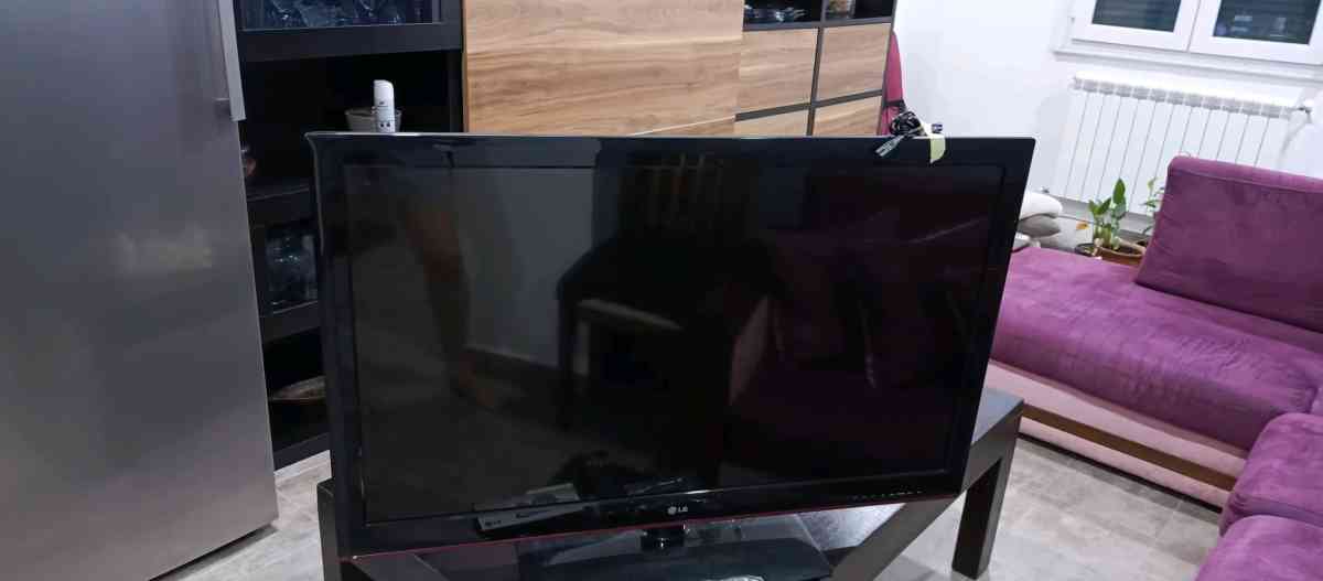 tlviseur LG 3D 42 pouces - Bejaia, Béjaïa - Tijelabin