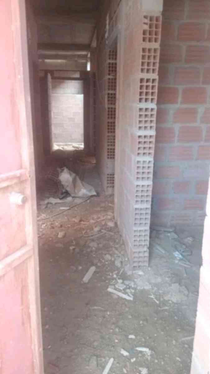 بيت 120 متر مربع نصف جاهز يحتوي على الكهرباء عرفي - El Hadjab, Biskra - Tijelabin