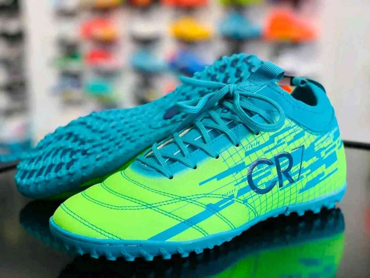 Soulier tout terrain CR7 - Bab Azzouar, Alger - Tijelabin