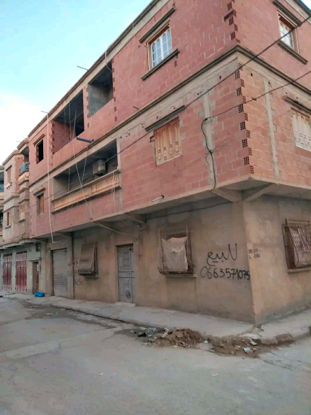 سكن للبيع 250 متر مربع ذو واجهتين