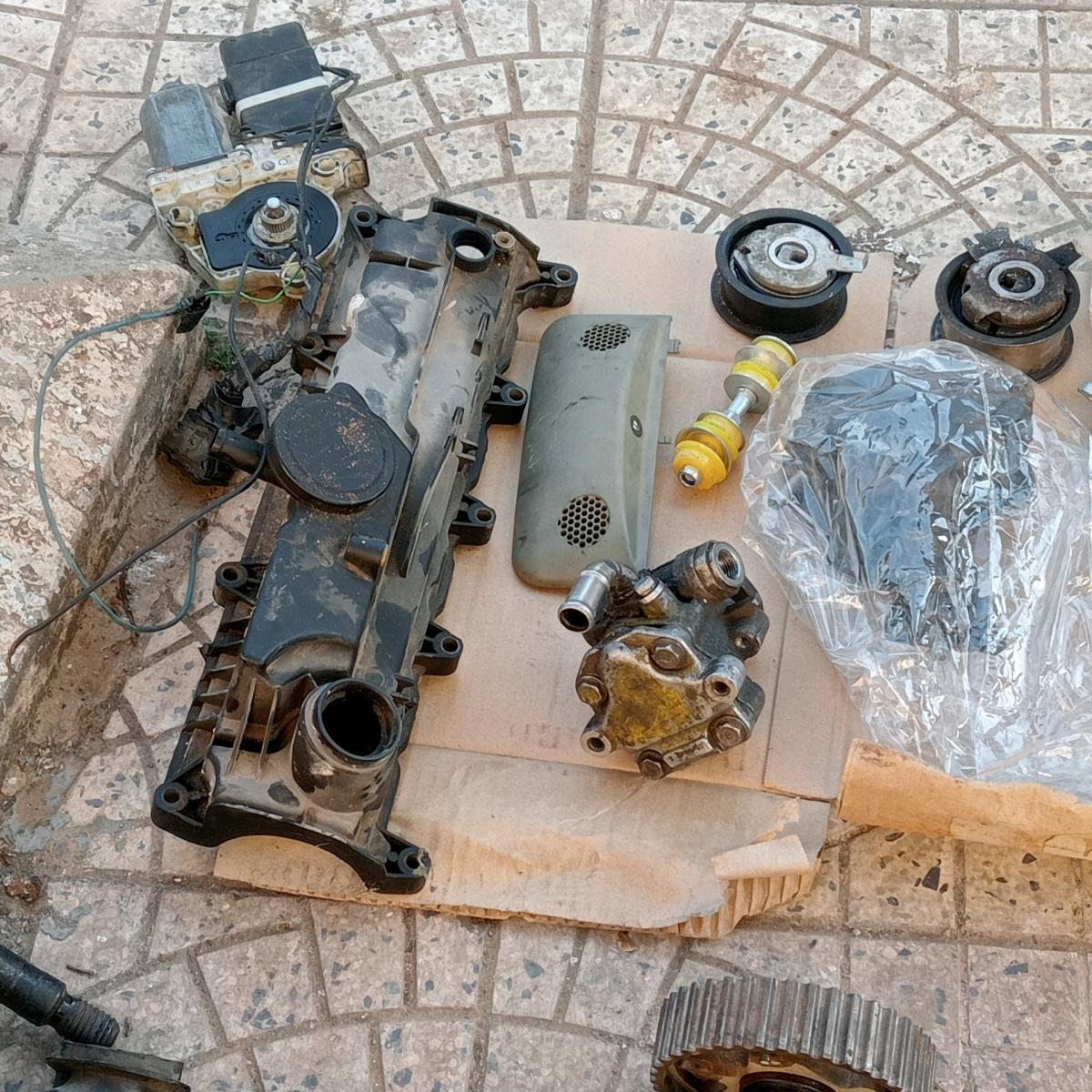 قطع غيار سيارة  قولف4 ورونو - Ain Fares, Mascara - Tijelabin