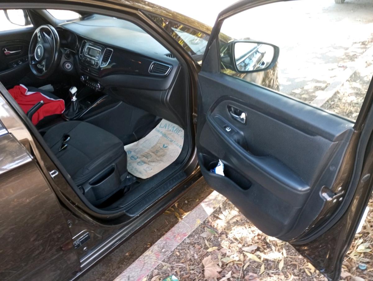 Kia carens 7places 17 crdi anne 2015 - Sidi Moussa, Alger - Tijelabin